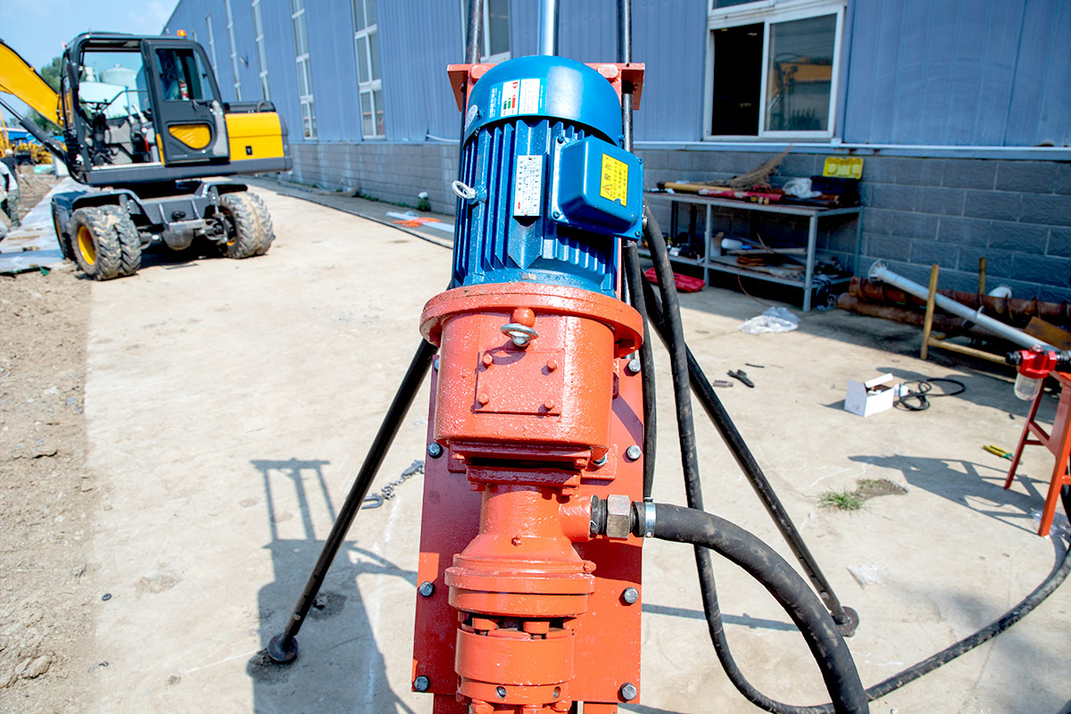 /uploads/product/dth-drilling-rig/YQ-portable-type/04.jpg